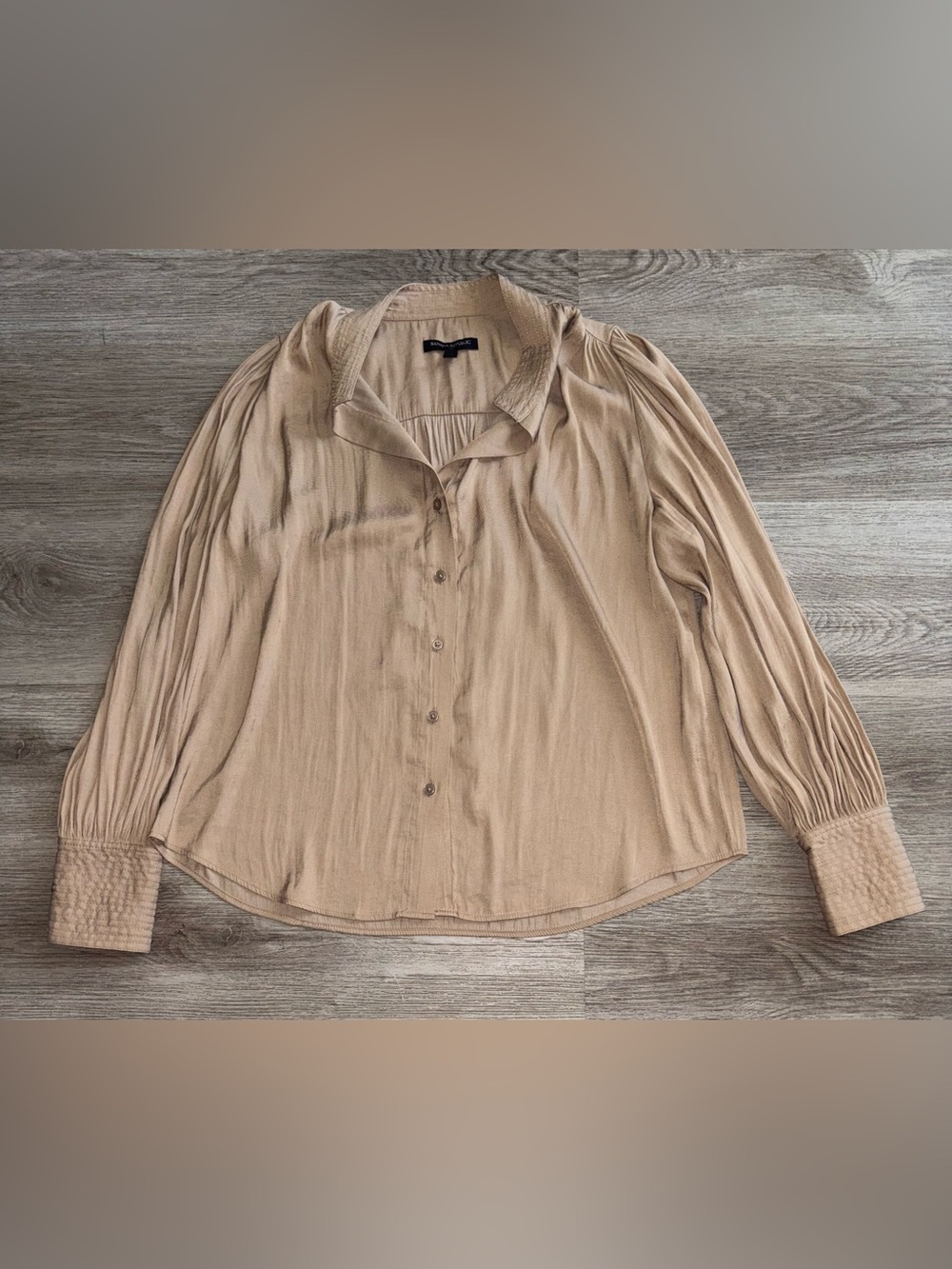 Banana Republic Taupe Button-Front Long Sleeve Blouse
